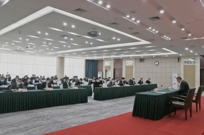 鞍勤集團(tuán)、溫泉集團(tuán)舉辦貫徹落實(shí)市第十三次黨代會精神宣講報告會